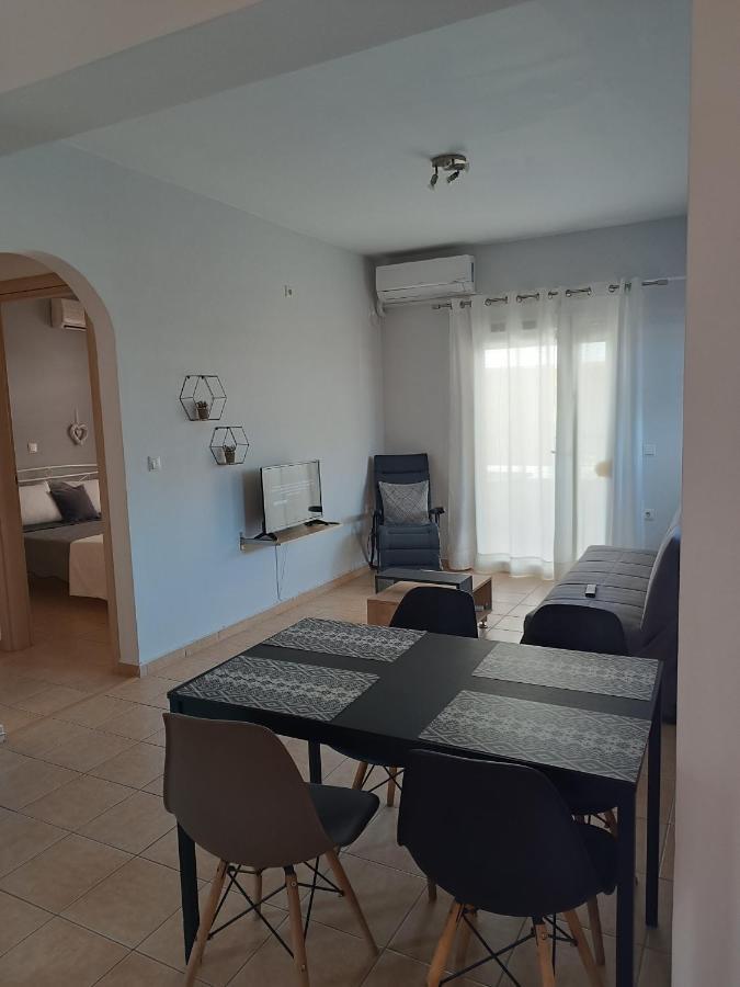 Vasilis Apartment Rafína Екстериор снимка