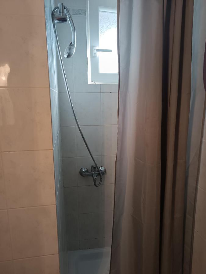Vasilis Apartment Rafína Екстериор снимка